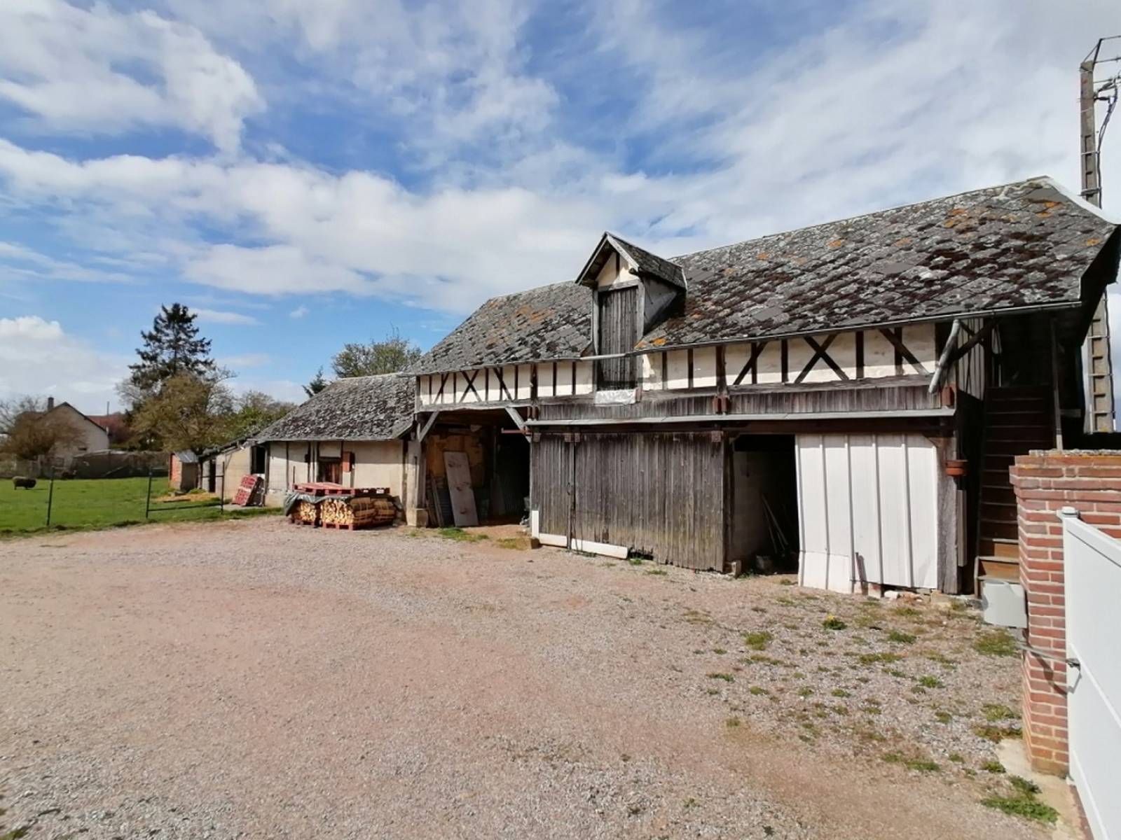 Maison normande à vendre près du Neubourg dans un village calme  sans travaux à prévoir