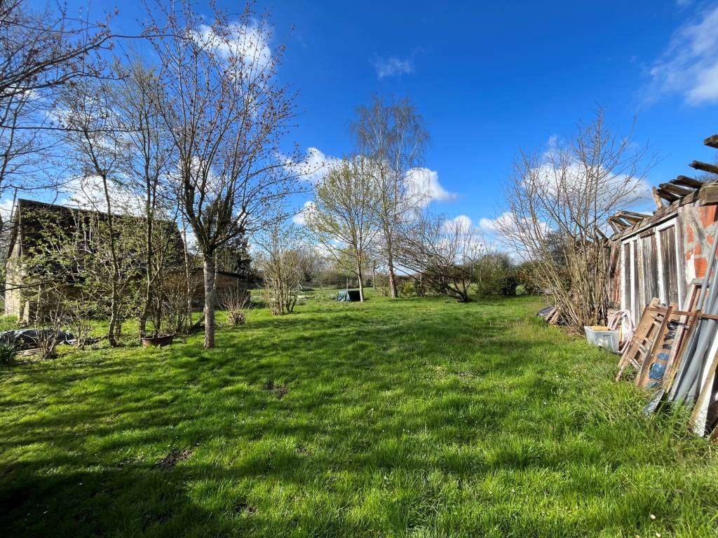 Normande à la campagne à vendre